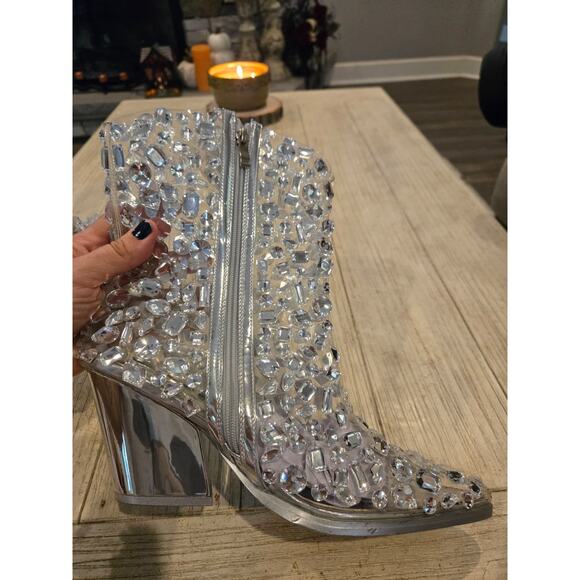 Azalea Wang Women's Gemmy Silver Embellished Western Ankle Boots Size 10 - Picture 4 of 7